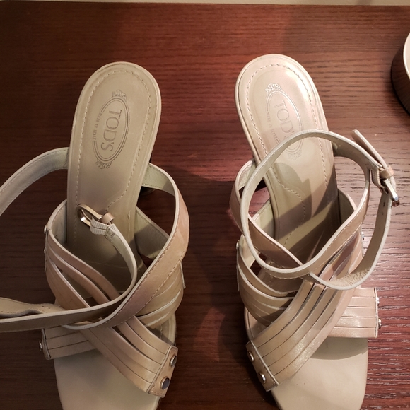 Tods taupe leather sandals - Picture 4 of 4